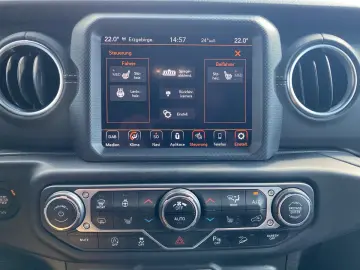 Wrangler UNLIMITED SAHARA SKY ONE KAMERA NAVI