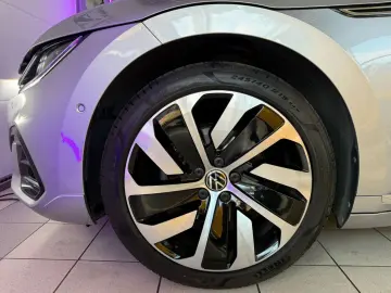 Arteon R-Line eHybrid ASSIST LED PANO SHZ SPORT