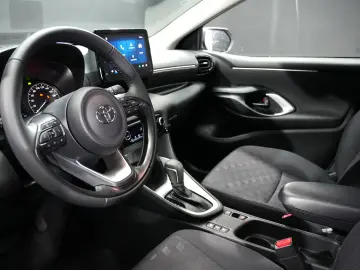 TOYOTA YARIS HYB ECO AT