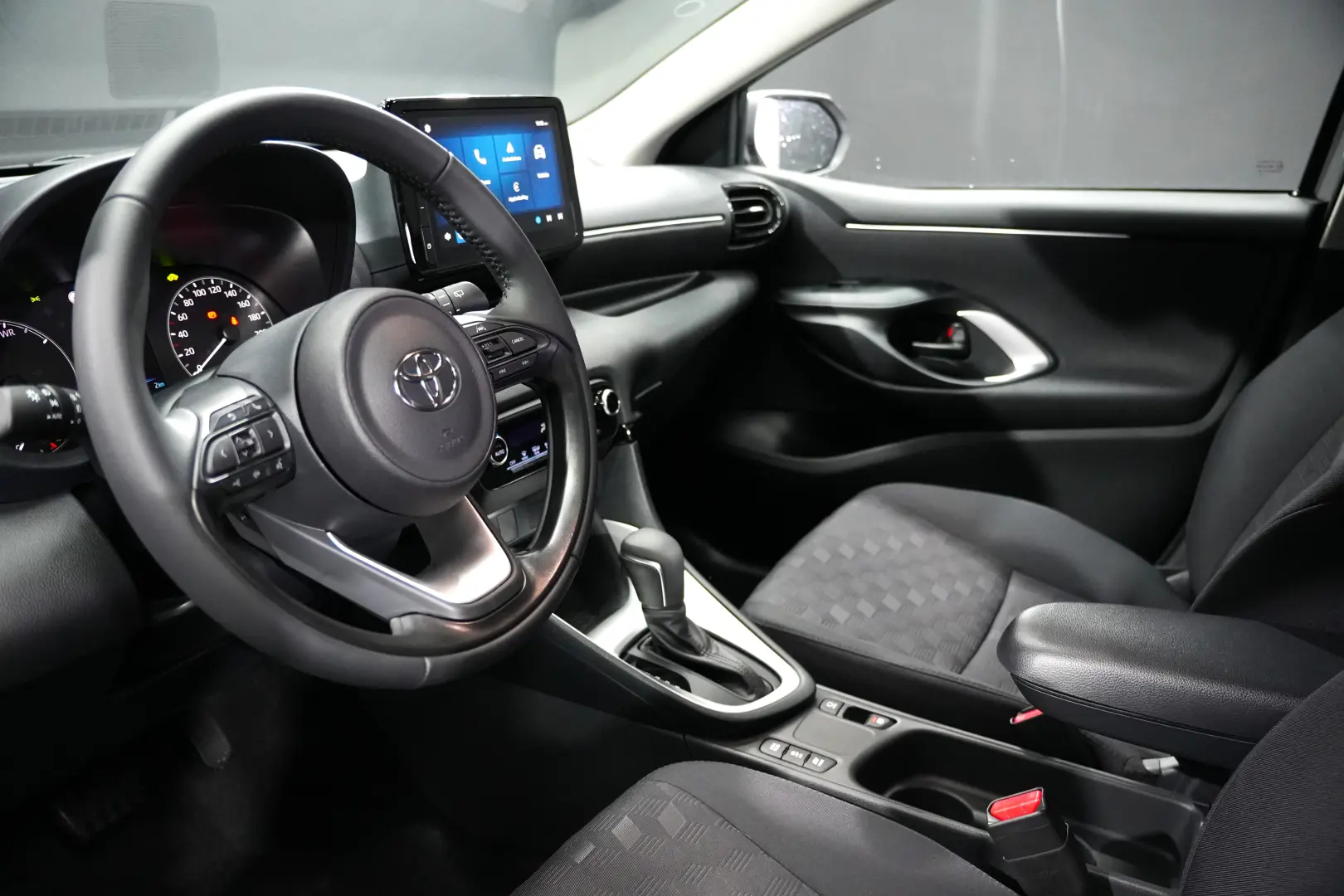 TOYOTA YARIS HYB ECO AT