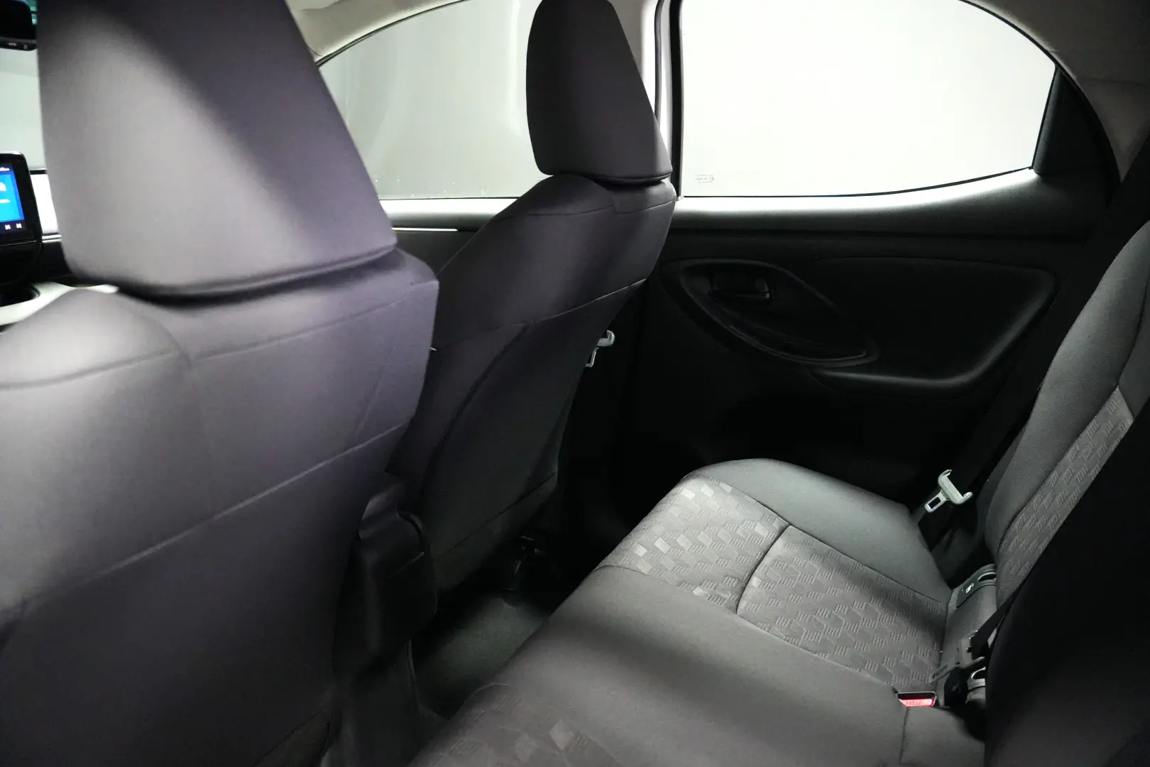 TOYOTA YARIS HYB ECO AT