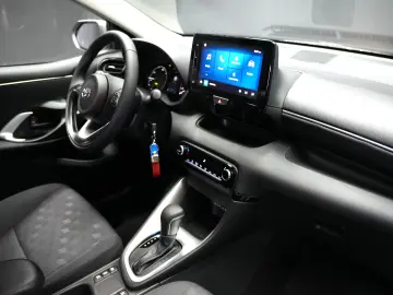 TOYOTA YARIS HYB ECO AT