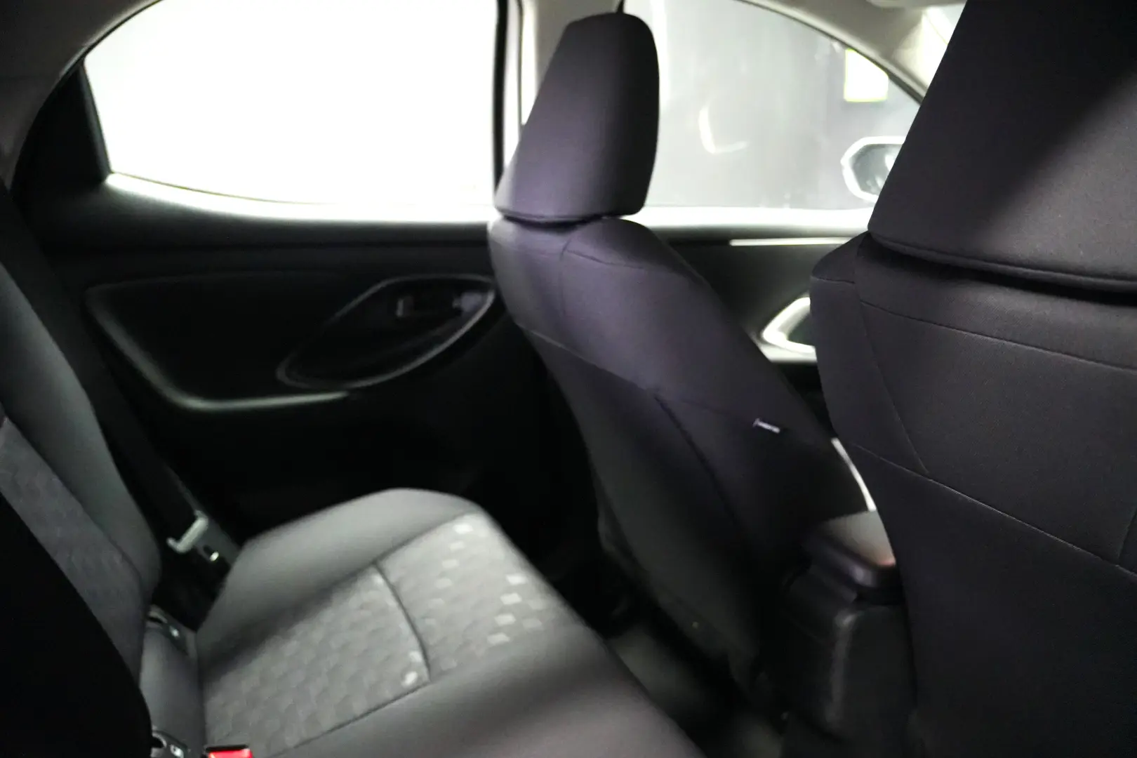 TOYOTA YARIS HYB ECO AT