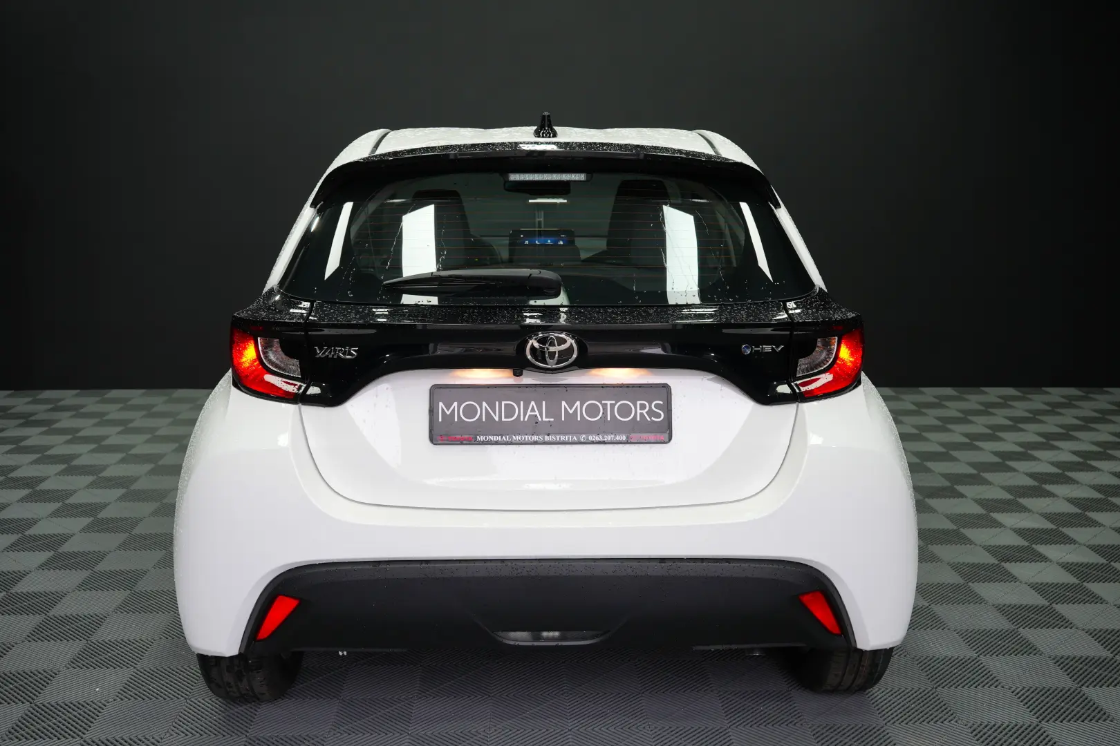 TOYOTA YARIS HYB ECO AT