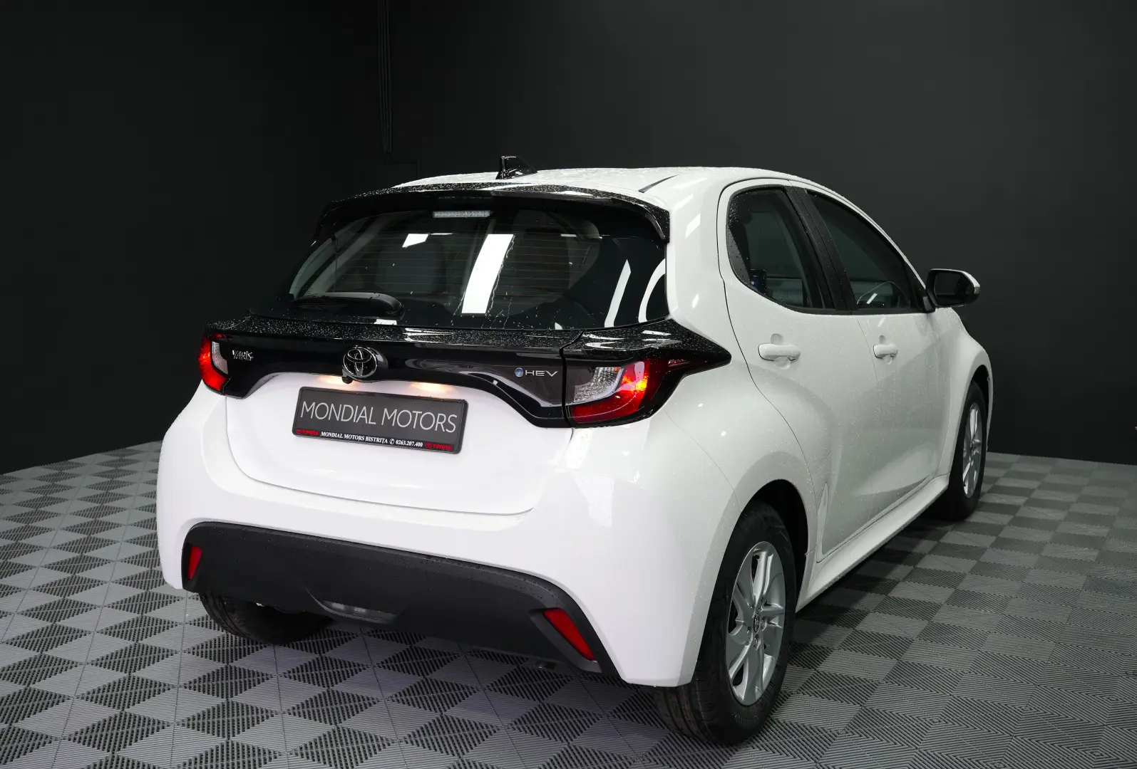 TOYOTA YARIS HYB ECO AT