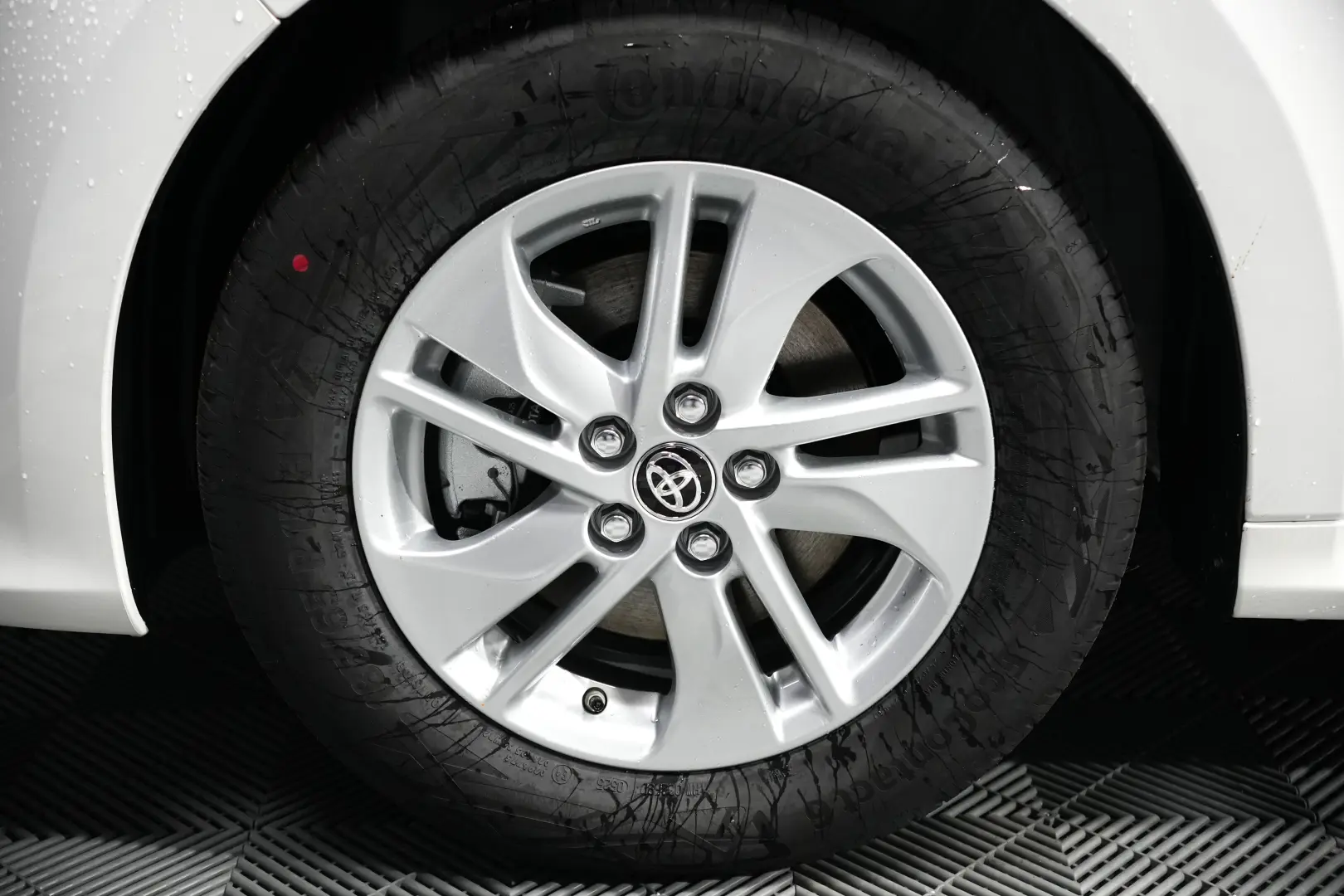 TOYOTA YARIS HYB ECO AT