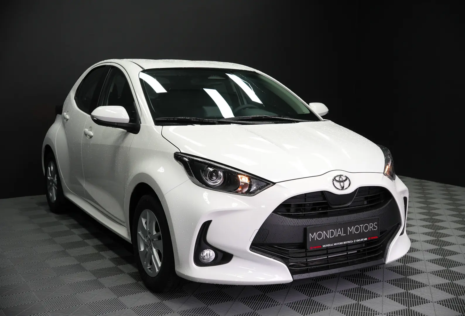 TOYOTA YARIS HYB ECO AT
