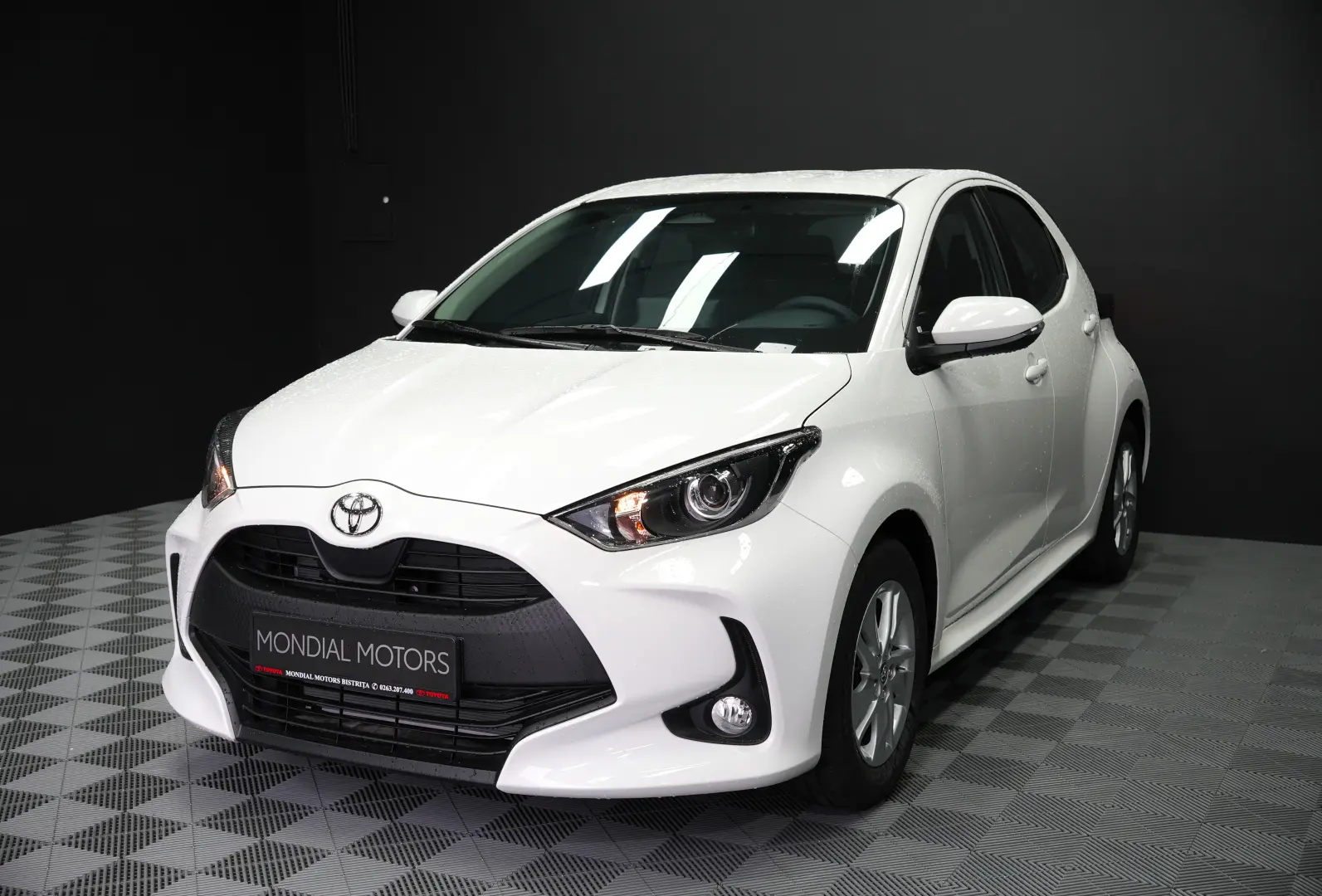 TOYOTA YARIS HYB ECO AT