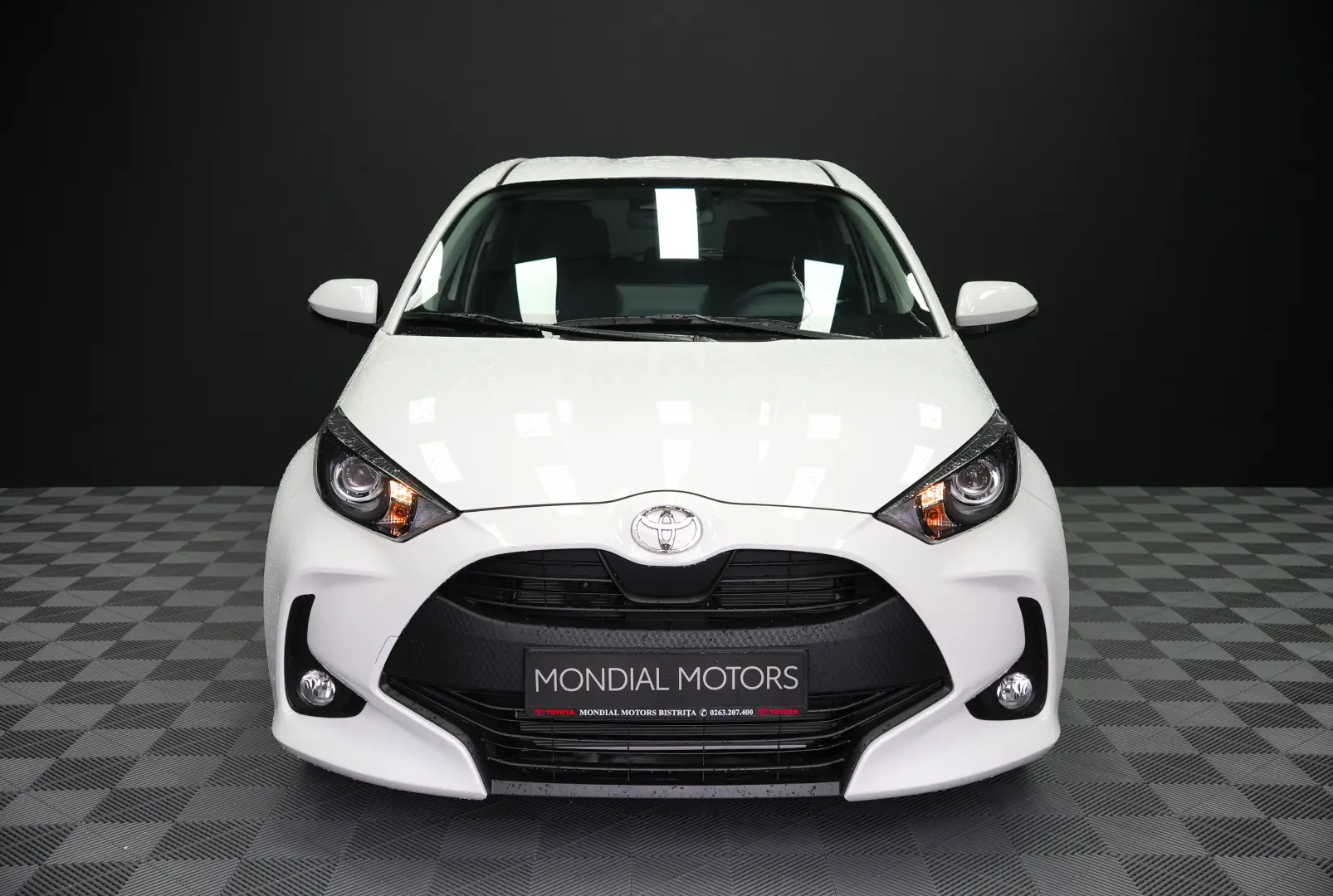 TOYOTA YARIS HYB ECO AT