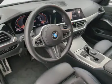 330d xDrive Limousine M Sport AHK Laser PDC LED