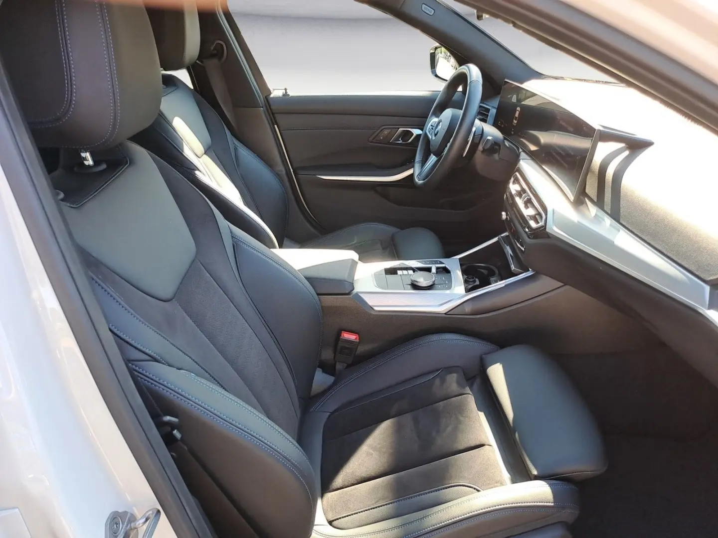 318i M-Sport  Navi Memory Kamera LED PDC SHZ DAB