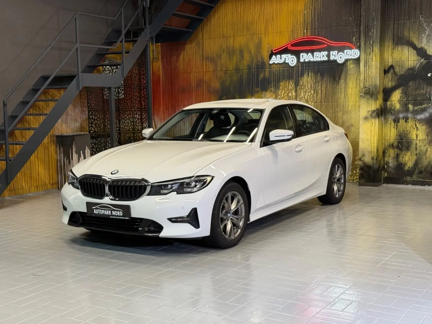 320d Lim. Sport Line Aut. LED~KAMERA360~AHK~SPUR