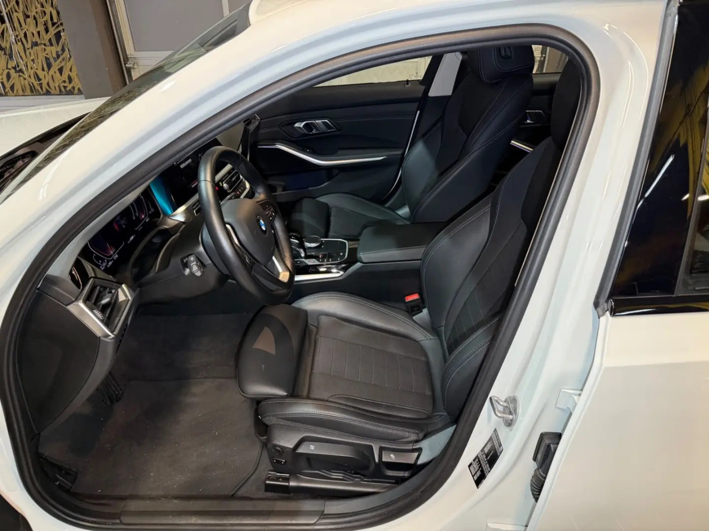 320d Lim. Sport Line Aut. LED~KAMERA360~AHK~SPUR