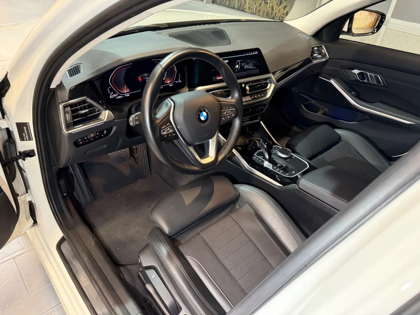 320d Lim. Sport Line Aut. LED~KAMERA360~AHK~SPUR