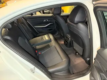 320d Lim. Sport Line Aut. LED~KAMERA360~AHK~SPUR