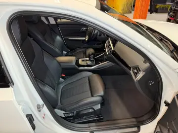 320d Lim. Sport Line Aut. LED~KAMERA360~AHK~SPUR