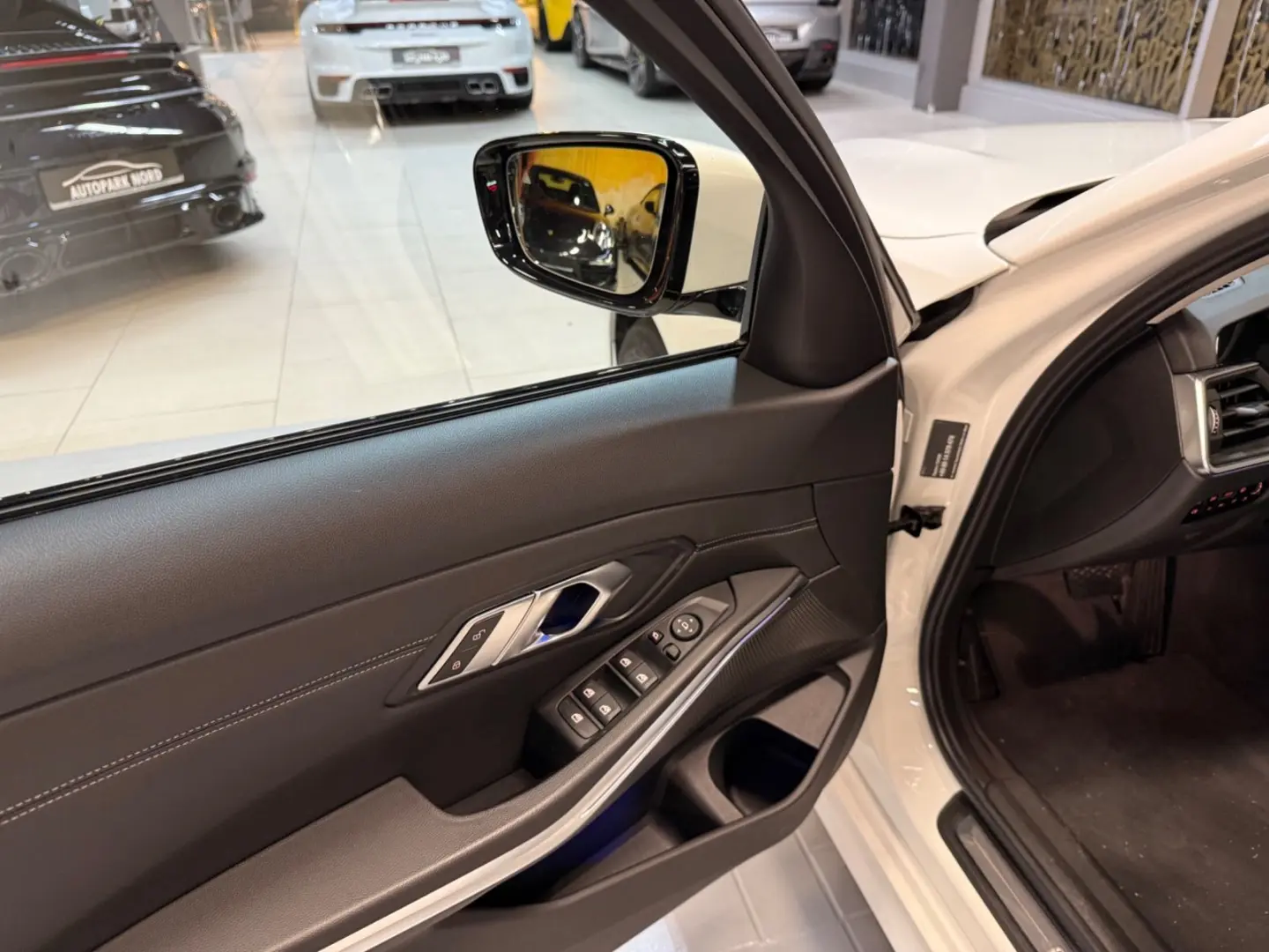 320d Lim. Sport Line Aut. LED~KAMERA360~AHK~SPUR