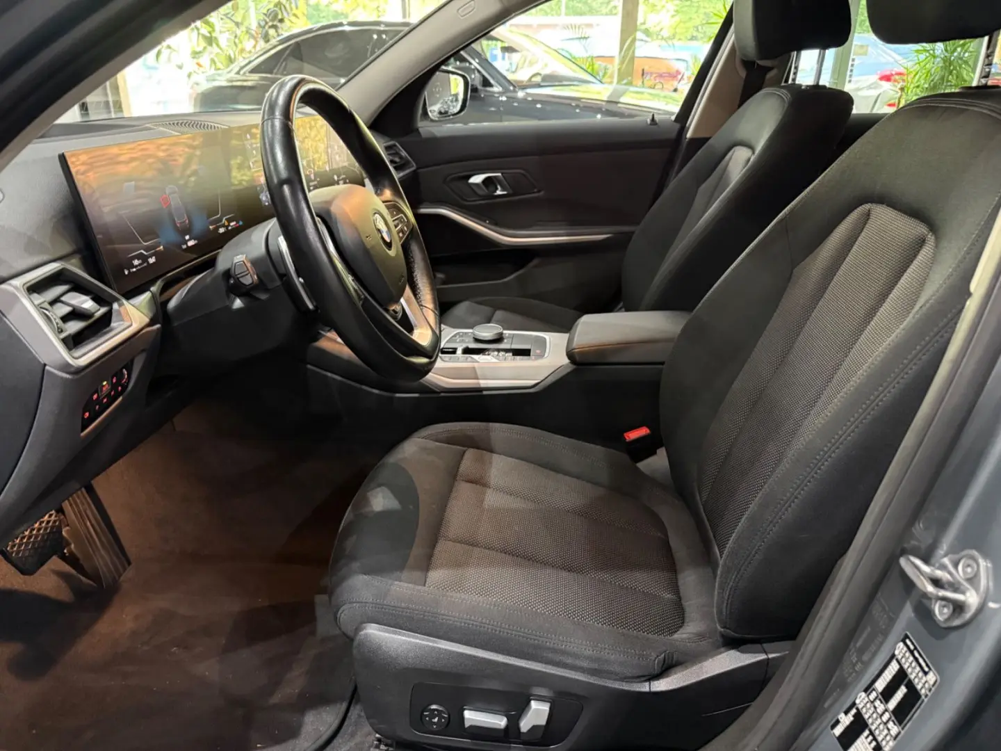 320 i Limousine  HEAD-UP   KAMERA   MEMORY   LED