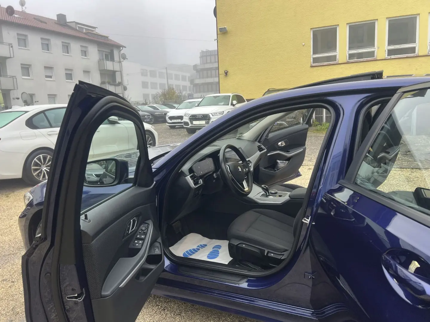 320 d Lim. Aut. ACC LASER 360  HEAD-UP TOTWINKEL