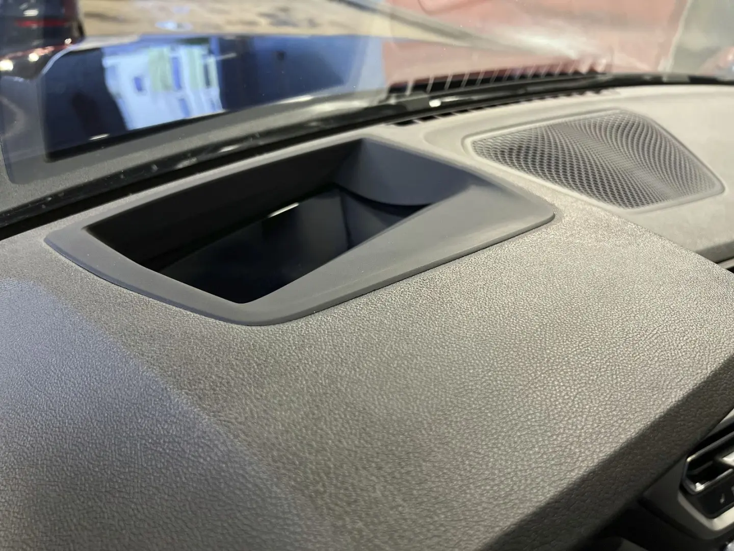 320 d Lim. Aut. ACC LASER 360  HEAD-UP TOTWINKEL