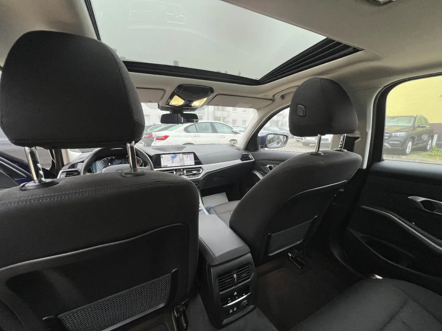 320 d Lim. Aut. ACC LASER 360  HEAD-UP TOTWINKEL