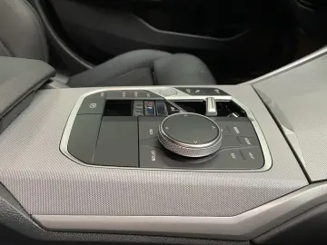 320i HIFI DAB AHK KLIMAAUTO. CARPLAY ALU 17