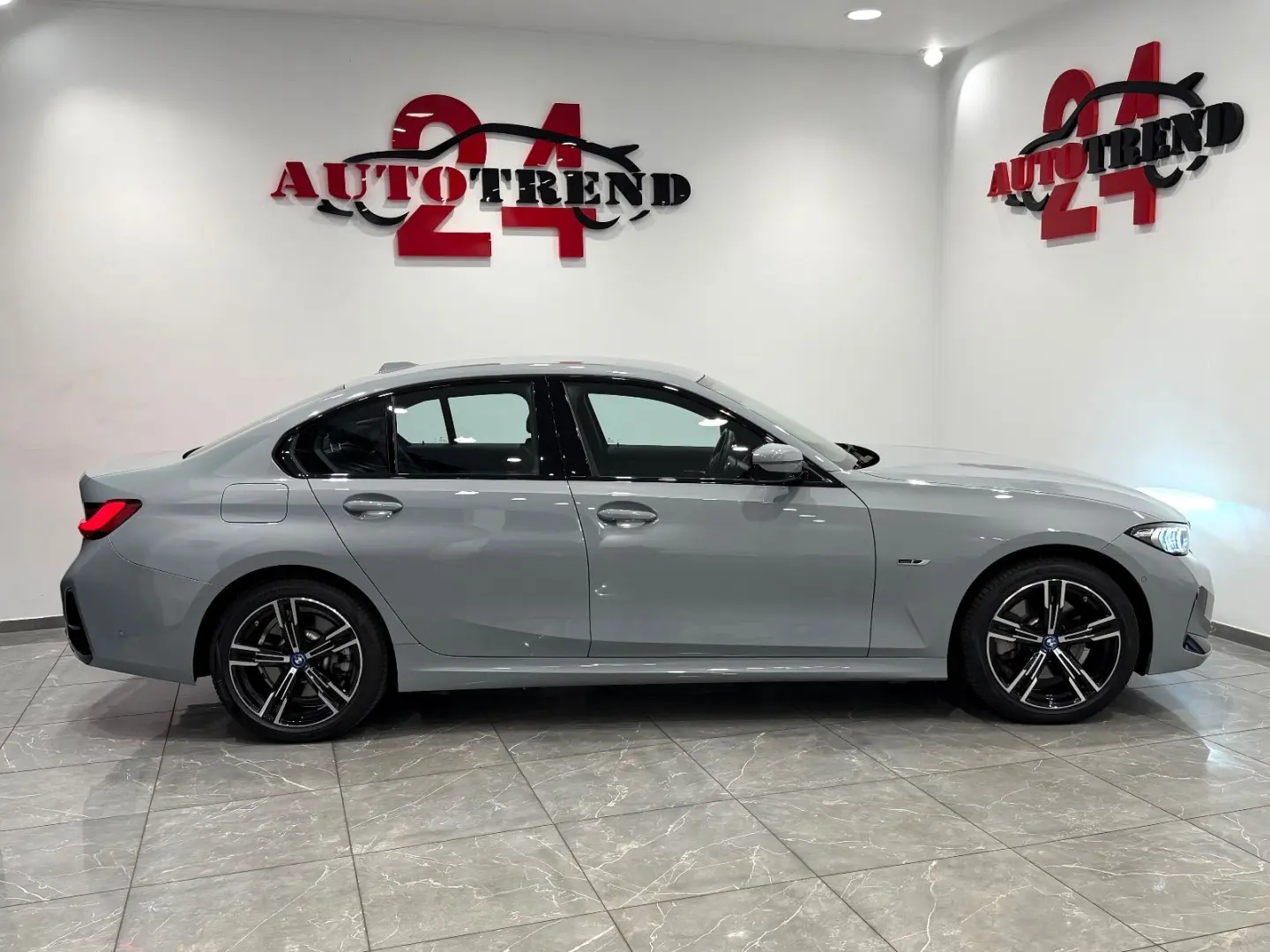 320 e M-Sportpaket Facelift HEAD-UP KAMERA LED