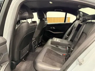 320 e M-Sportpaket Facelift HEAD-UP KAMERA LED