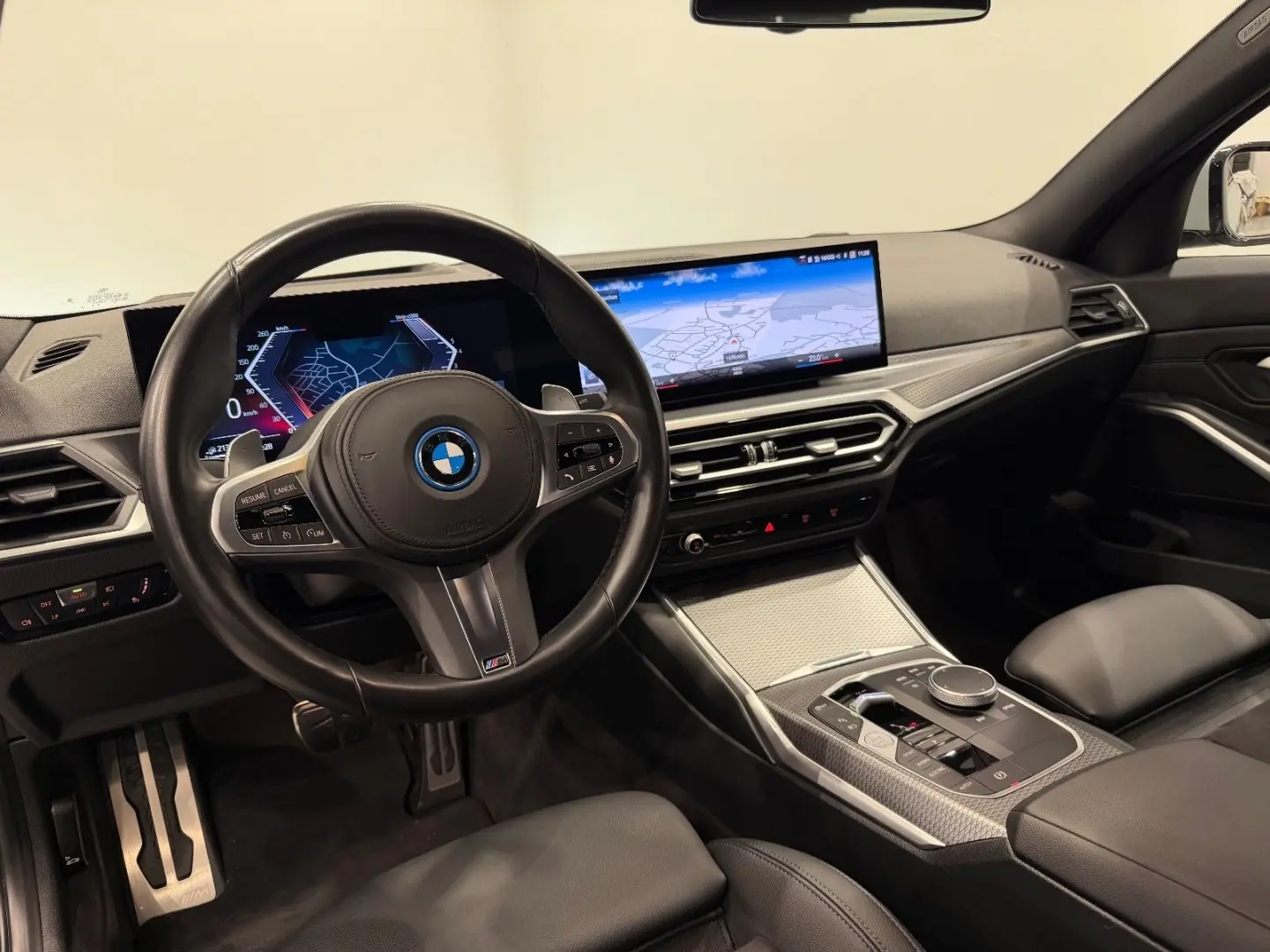 320 e M-Sportpaket Facelift HEAD-UP KAMERA LED