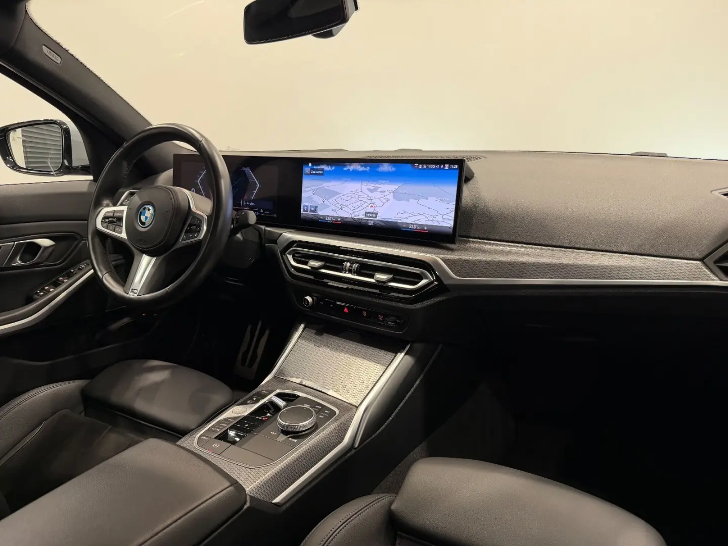 320 e M-Sportpaket Facelift HEAD-UP KAMERA LED