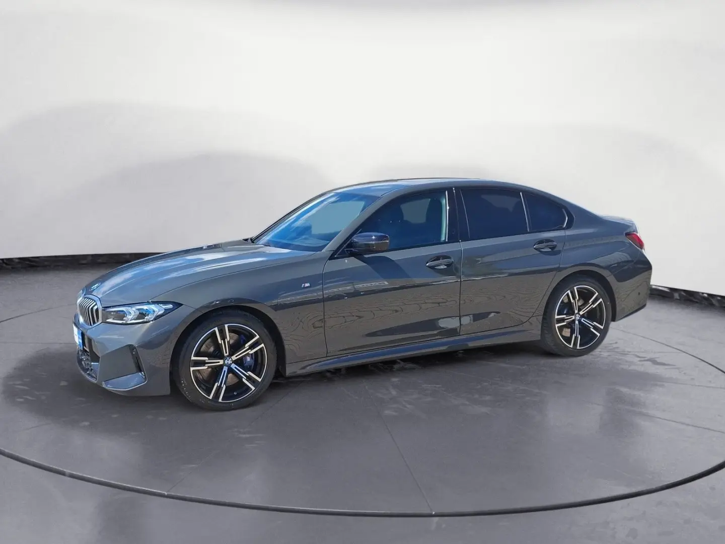 330i Automatic ACC Harman Kardon LED