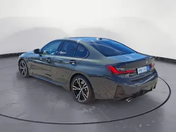 330i Automatic ACC Harman Kardon LED