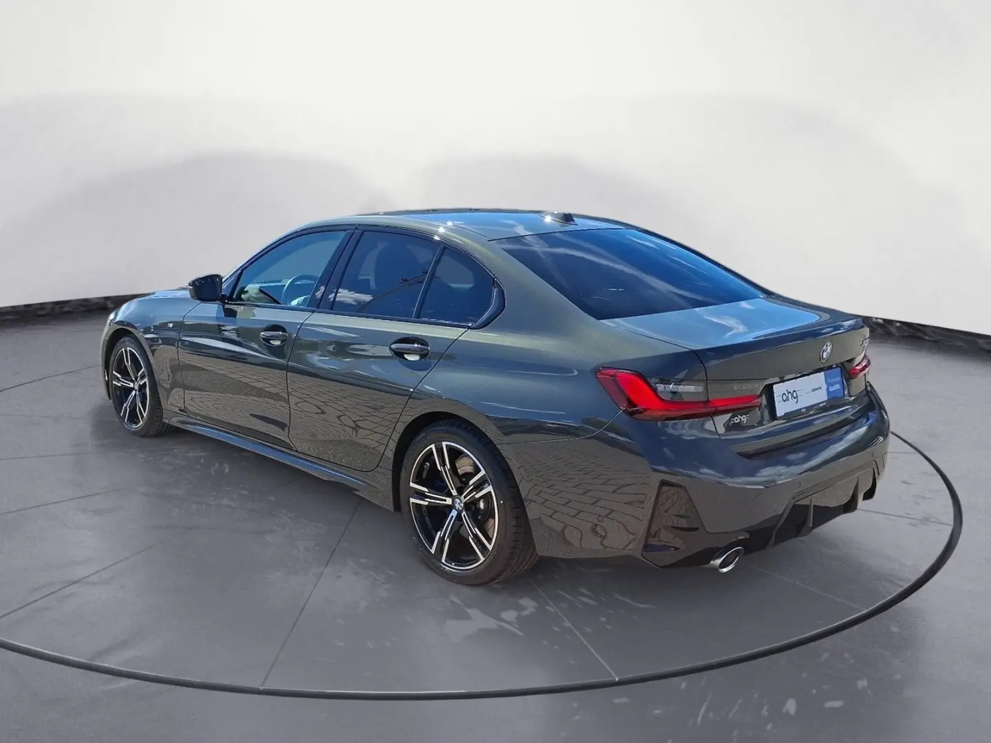 330i Automatic ACC Harman Kardon LED