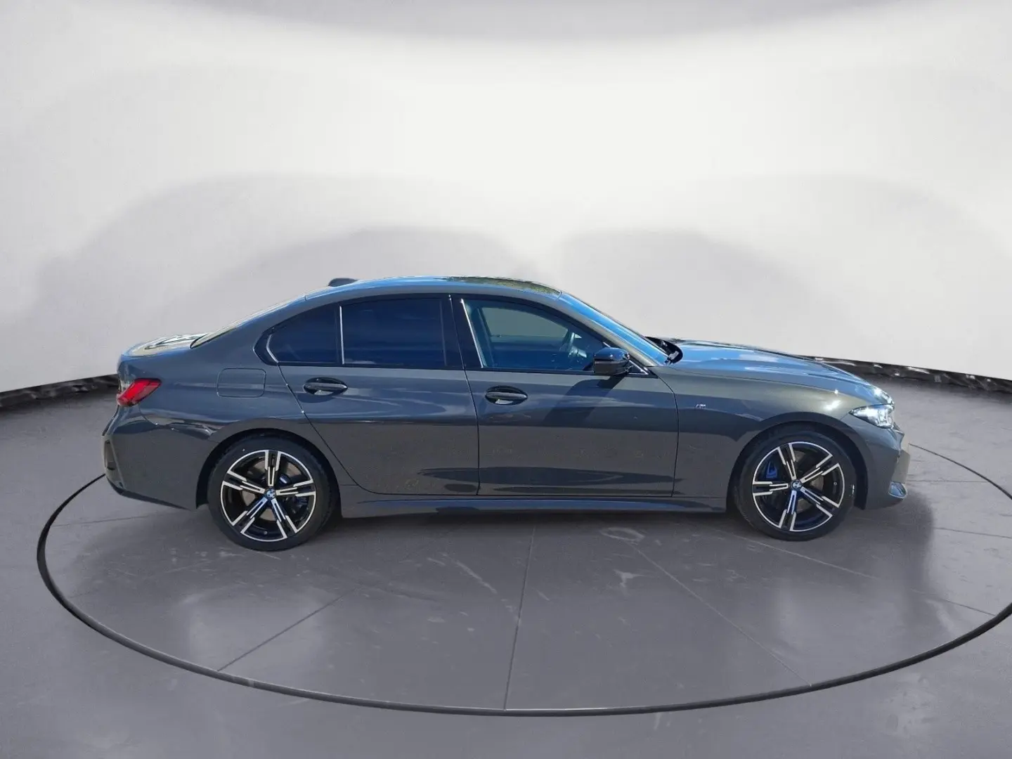 330i Automatic ACC Harman Kardon LED