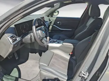 330i Automatic ACC Harman Kardon LED