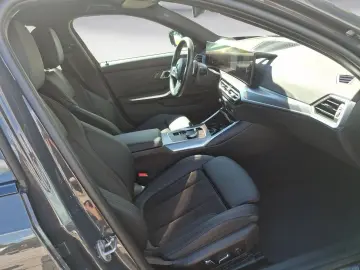 330i Automatic ACC Harman Kardon LED