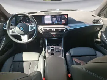 330i Automatic ACC Harman Kardon LED