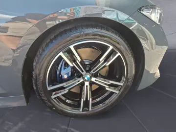 330i Automatic ACC Harman Kardon LED