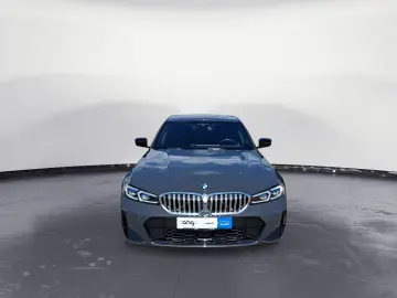 330i Automatic ACC Harman Kardon LED
