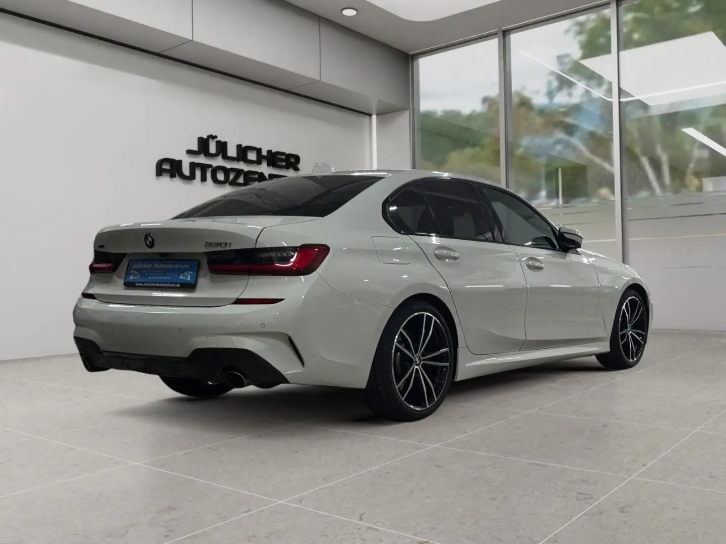 330i Automatik M-Sport  Komfortzugang  Scheckh.