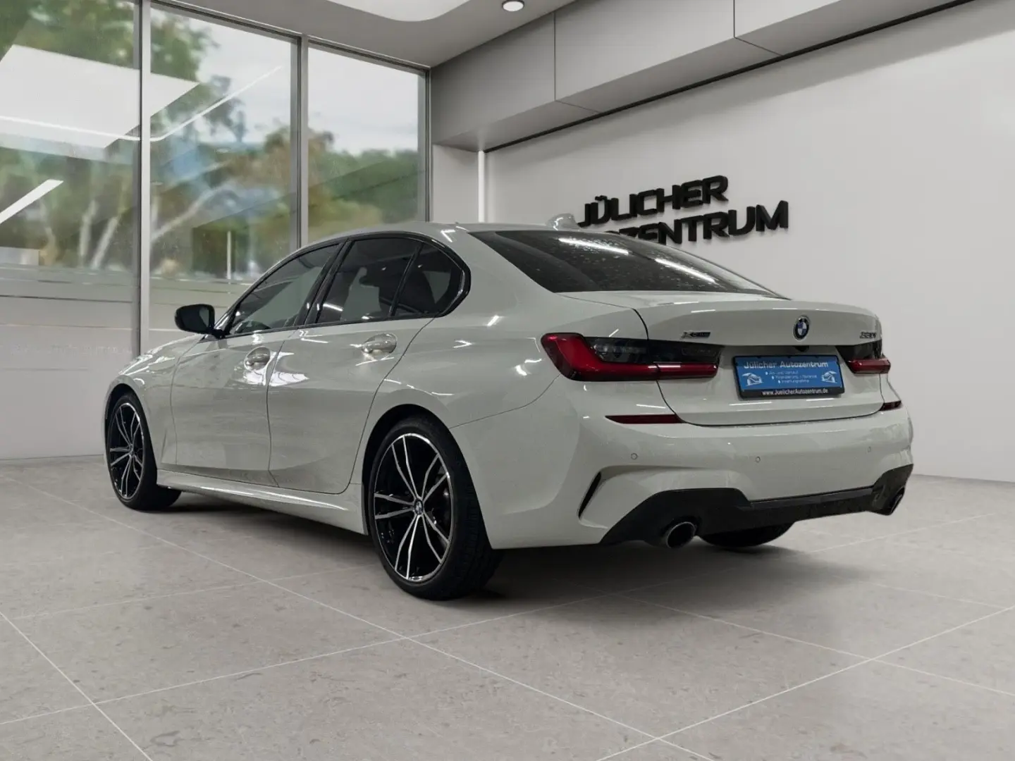 330i Automatik M-Sport  Komfortzugang  Scheckh.