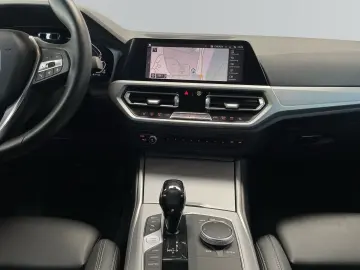 330e Advantage Line Sportsitze HUD DAB Professio