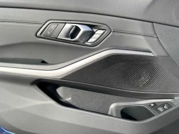 330e Advantage Line Sportsitze HUD DAB Professio