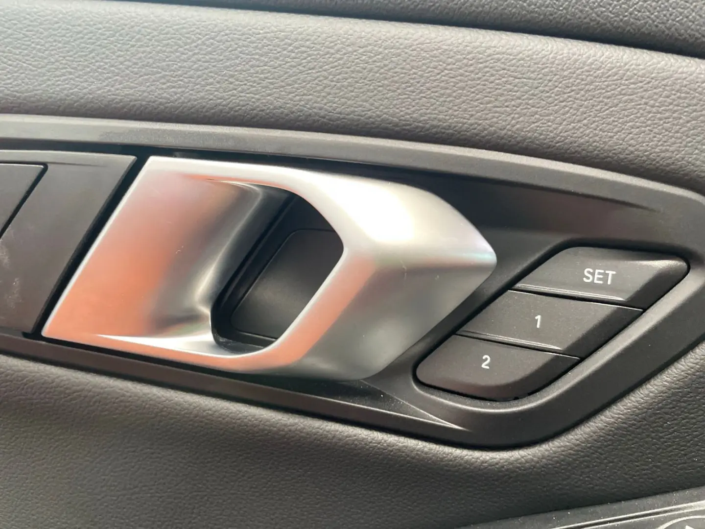 330e Advantage Line Sportsitze HUD DAB Professio