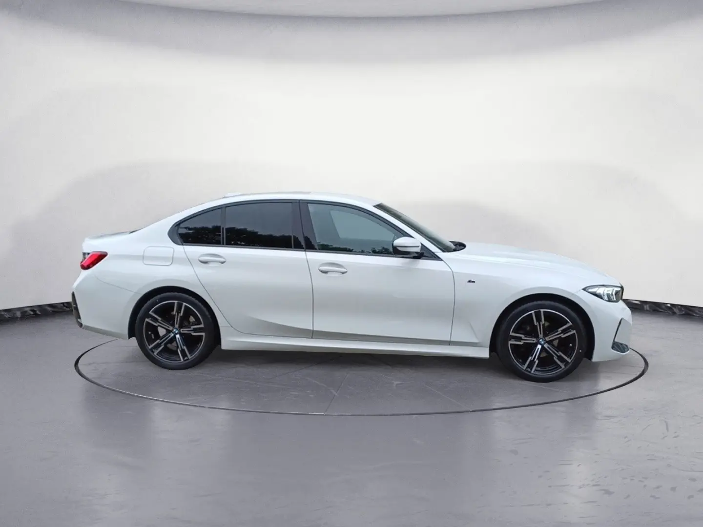 318i  MSport Shadow Klima DAB Navi LED PDC SHZ