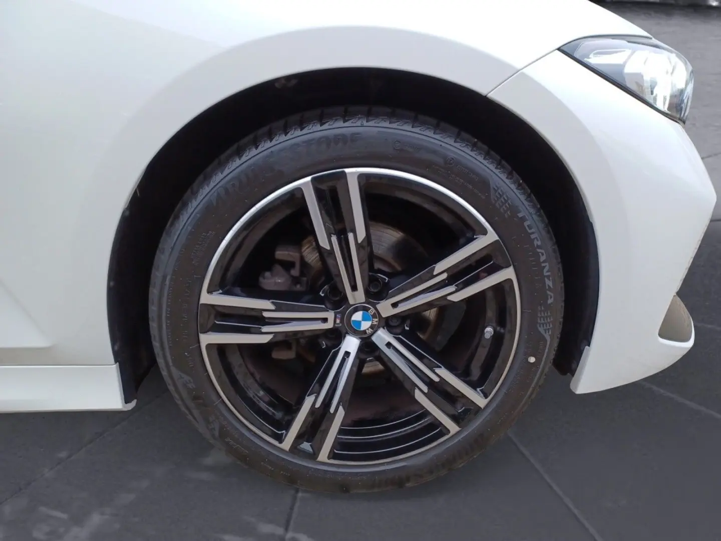 318i  MSport Shadow Klima DAB Navi LED PDC SHZ