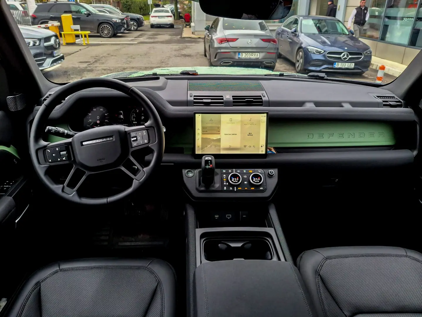 Land Rover Defender P400 75th Limited Edition