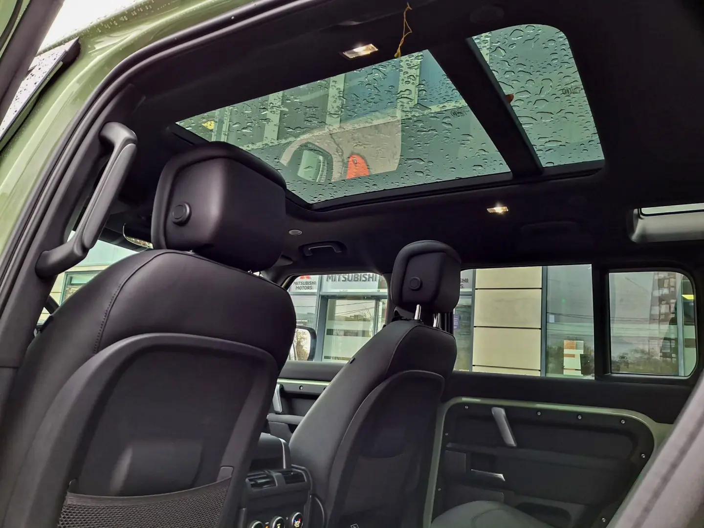 Land Rover Defender P400 75th Limited Edition