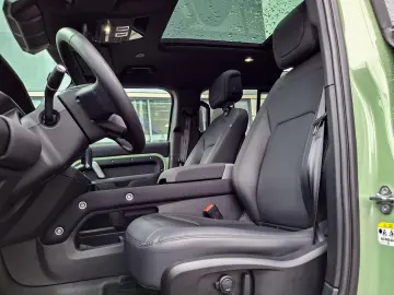 Land Rover Defender P400 75th Limited Edition
