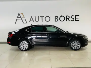 Superb Lim 2.0 TDI DSG STYLE NAVI ACC MATRIX AHK